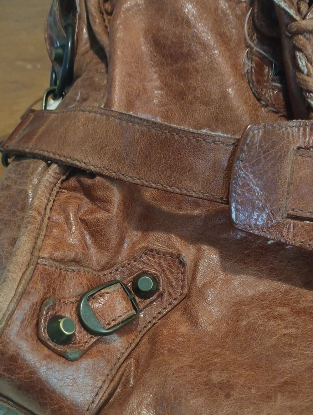 Balenciaga Brown Distressed Leather Shoulder Bag - Picture 7 of 11